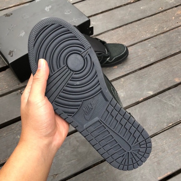 Travis Scott x Jordan 1 High “Black Phantom” OG SP - Picture 6 of 7